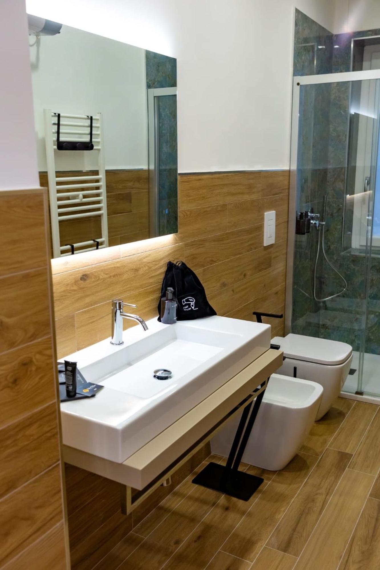 Three Moons Boutique House/Calypso Apartment Салерно Екстериор снимка