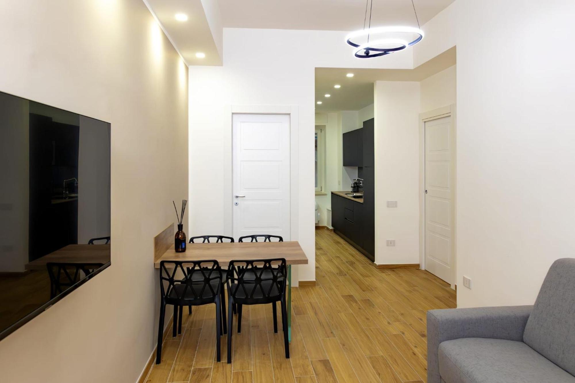 Three Moons Boutique House/Calypso Apartment Салерно Екстериор снимка