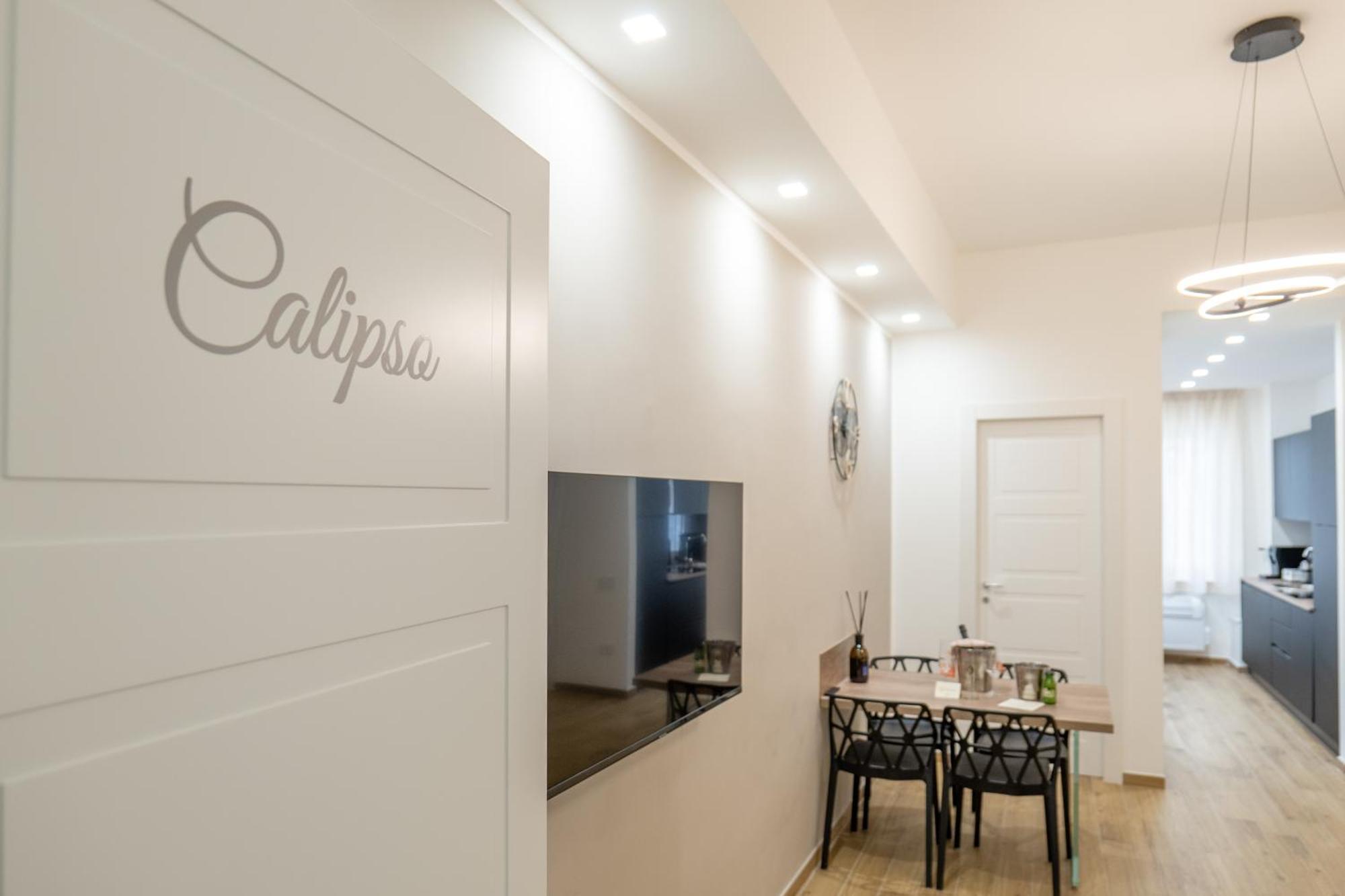 Three Moons Boutique House/Calypso Apartment Салерно Екстериор снимка