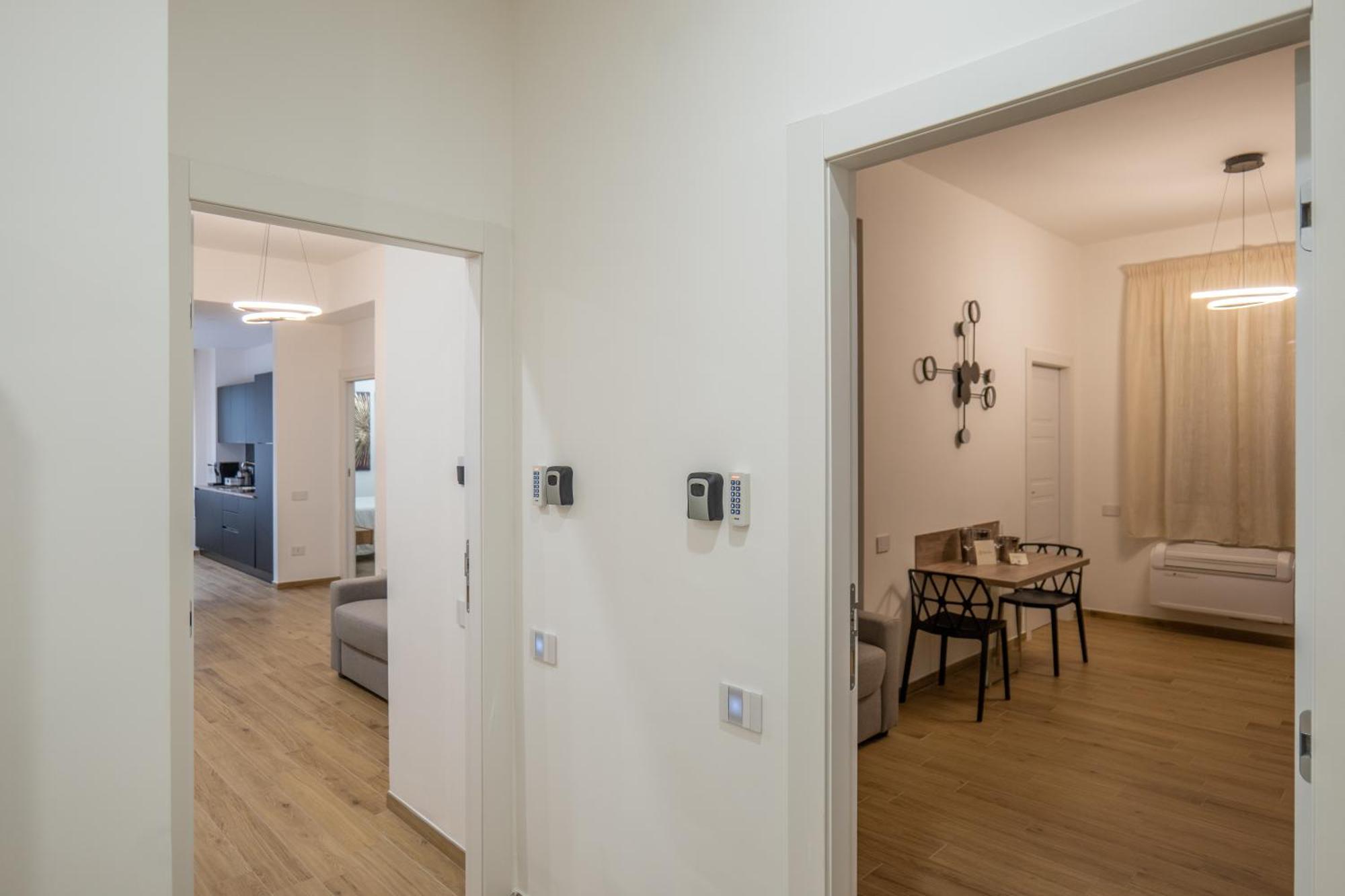 Three Moons Boutique House/Calypso Apartment Салерно Екстериор снимка