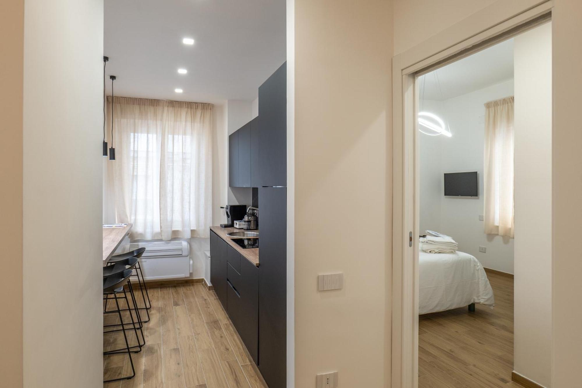 Three Moons Boutique House/Calypso Apartment Салерно Екстериор снимка