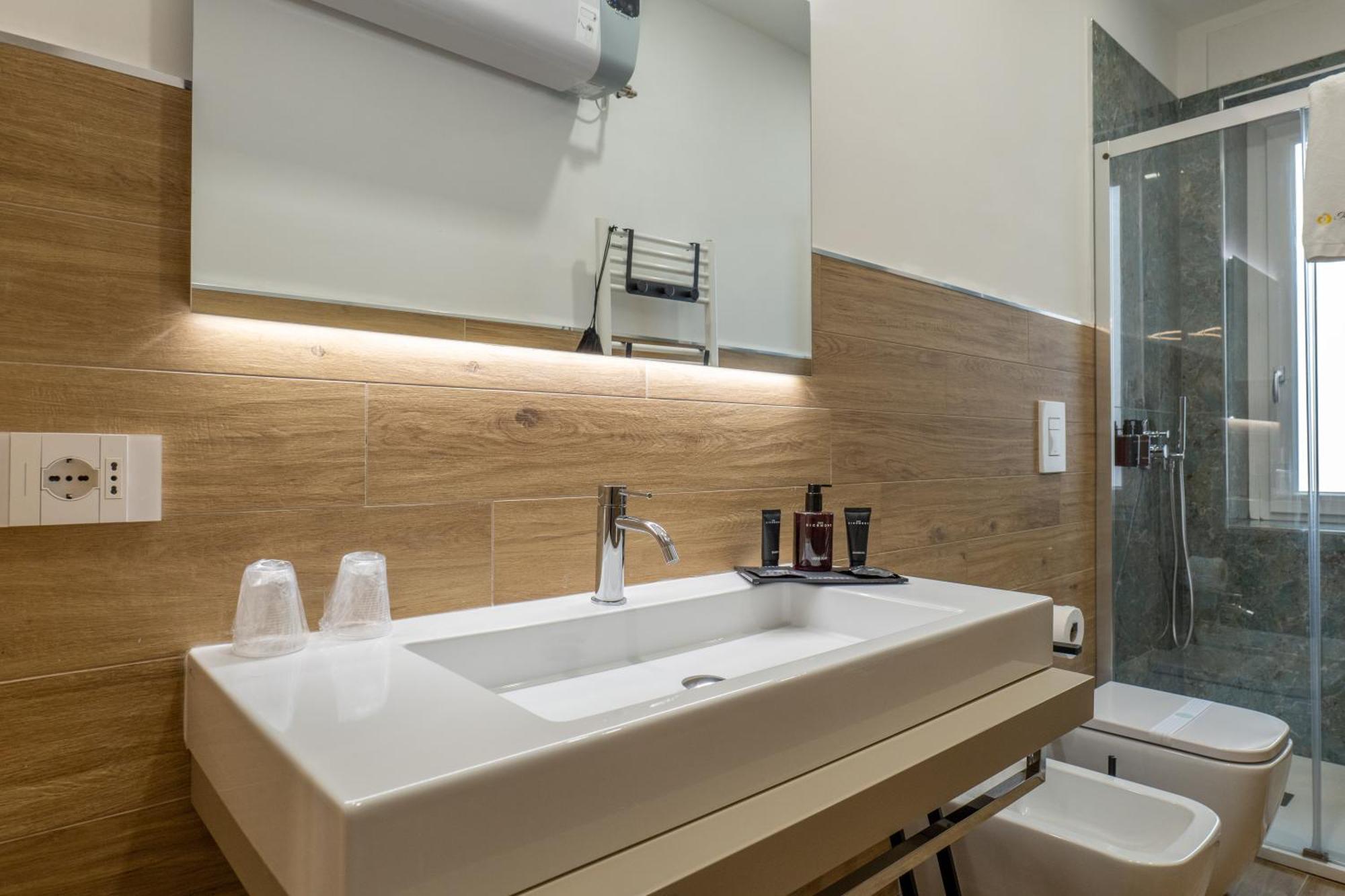 Three Moons Boutique House/Calypso Apartment Салерно Екстериор снимка