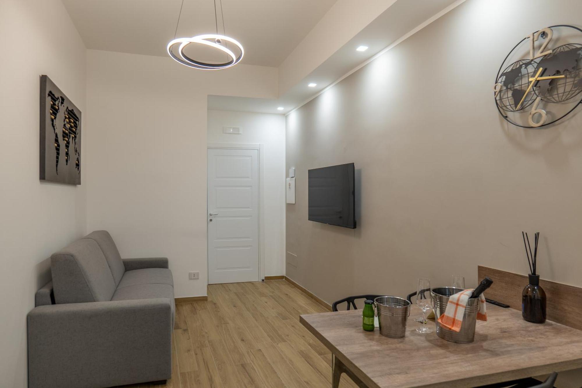Three Moons Boutique House/Calypso Apartment Салерно Екстериор снимка